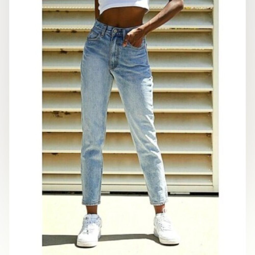 Brandy Melville Light Blue Cropped Jeans